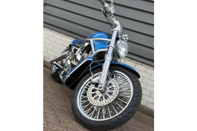 Harley-Davidson V-Rod (2004) thumbnail 3