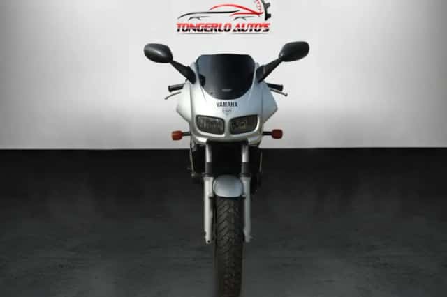 Yamaha FZS 600 Fazer (2001) thumbnail 2