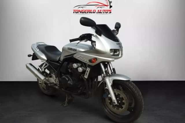 Yamaha FZS 600 Fazer (2001) thumbnail 5