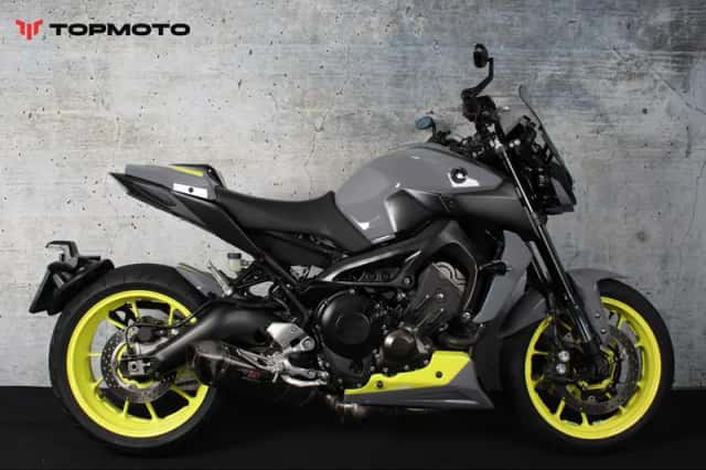 Yamaha MT-09 (2017) thumbnail 1