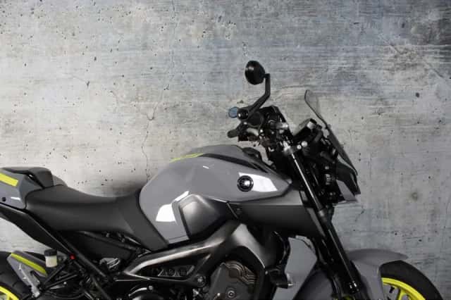 Yamaha MT-09 (2017) thumbnail 3