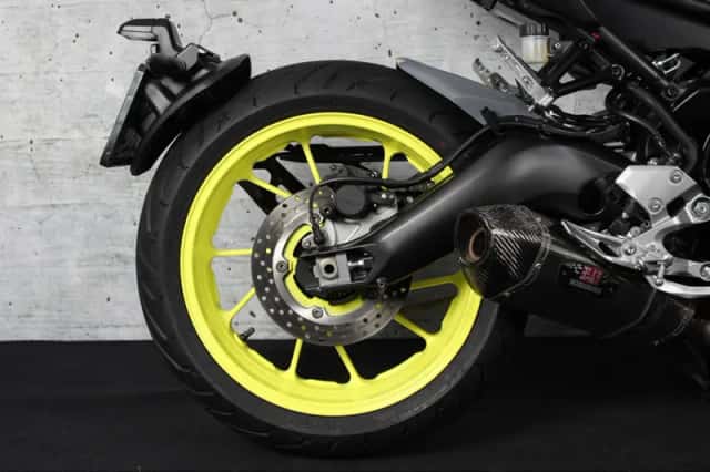 Yamaha MT-09 (2017) thumbnail 4