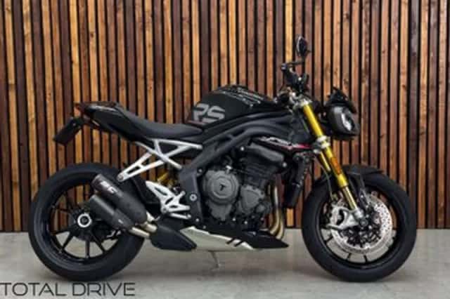 Triumph Speed Triple 1200 RS (2021) thumbnail 2