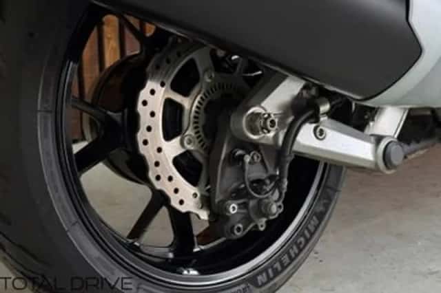 Kawasaki GTR 1400 (2014) thumbnail 4