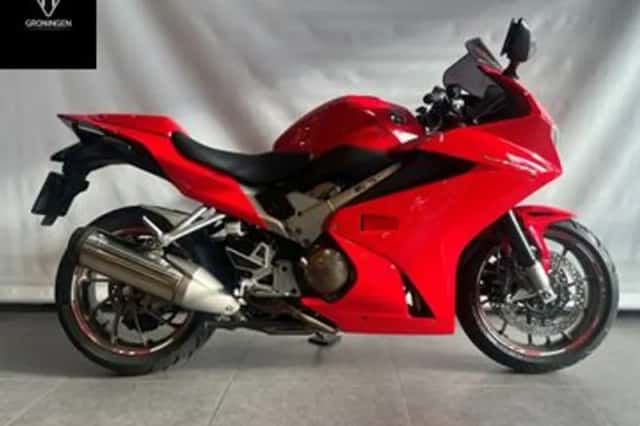 Honda VFR800 (2015) thumbnail 1