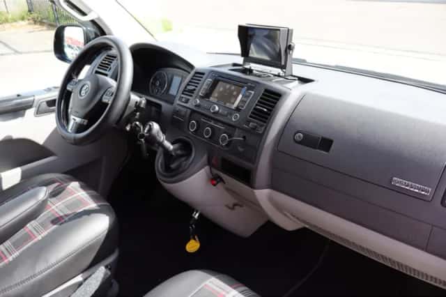 Volkswagen Transporter (2014) thumbnail 2