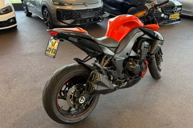 Kawasaki Z1000 (2012) thumbnail 3