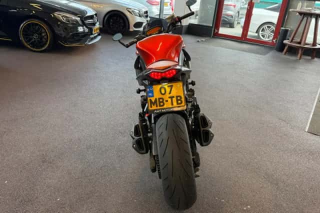 Kawasaki Z1000 (2012) thumbnail 4