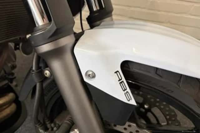 Kawasaki Er-6n (2009) thumbnail 6
