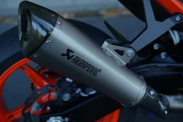 KTM 990 Duke R (2026) thumbnail 2