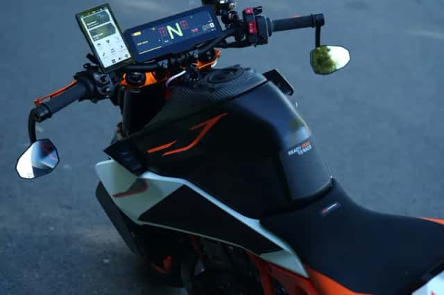 KTM 990 Duke R (2026) thumbnail 3