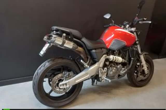 Yamaha MT-03 (2010) thumbnail 4