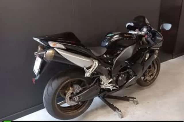 Kawasaki ZX-10R (2006) thumbnail 3