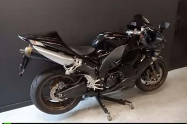 Kawasaki ZX-10R (2006) thumbnail 4