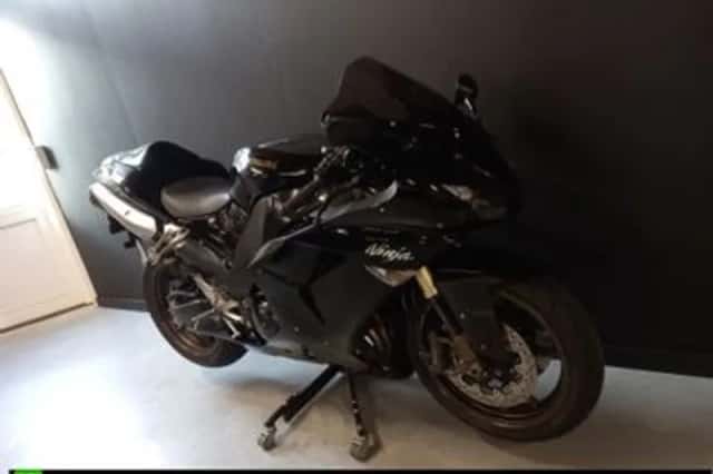 Kawasaki ZX-10R (2006) thumbnail 6