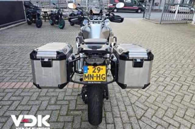 Yamaha XT 1200 Z Super Tenere (2017) thumbnail 5