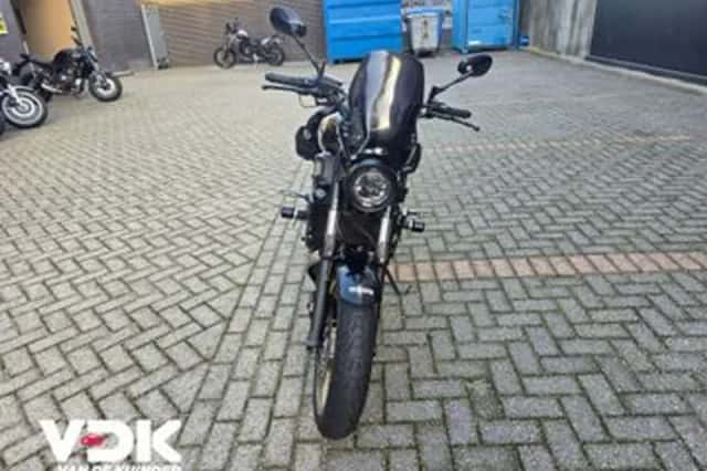Yamaha XSR700 (2024) thumbnail 6