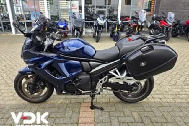 Suzuki GSX 1250 FA (2011) thumbnail 3