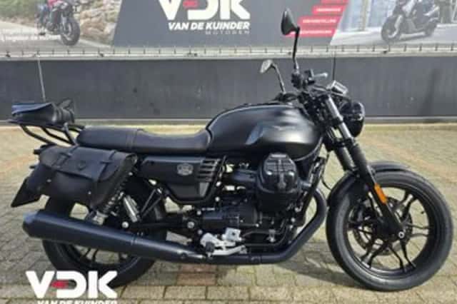 Moto Guzzi V7 Stone (2019) thumbnail 1