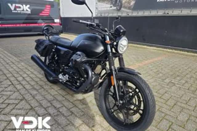 Moto Guzzi V7 Stone (2019) thumbnail 2