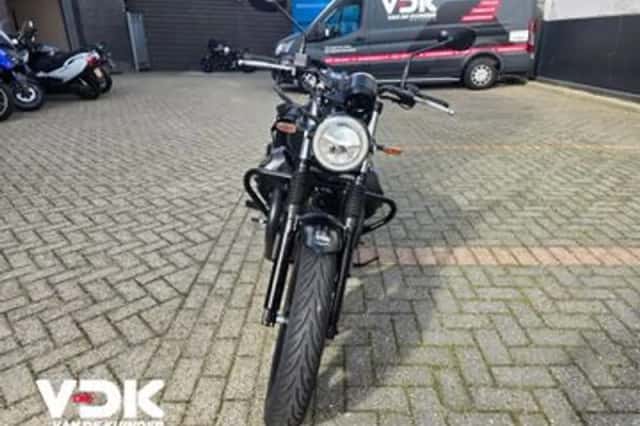 Moto Guzzi V7 Stone (2019) thumbnail 6