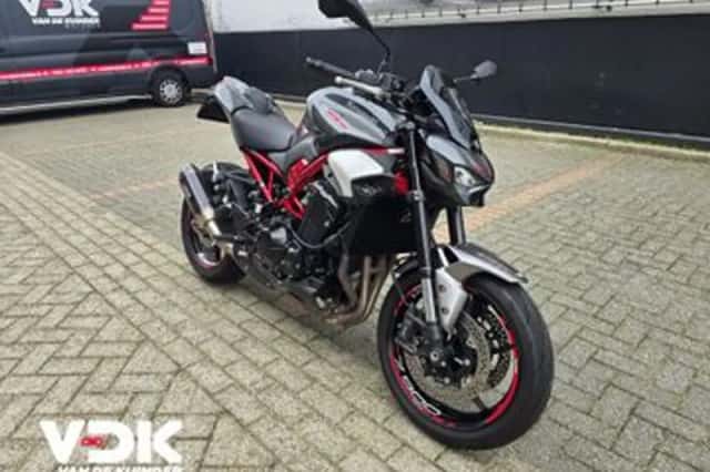 Kawasaki Z900 (2025) thumbnail 2