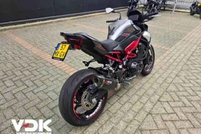 Kawasaki Z900 (2025) thumbnail 4
