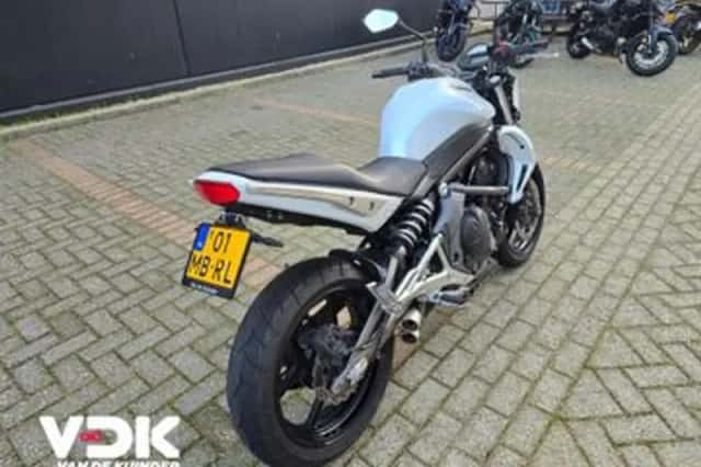 Kawasaki ER-6n (2009) thumbnail 4
