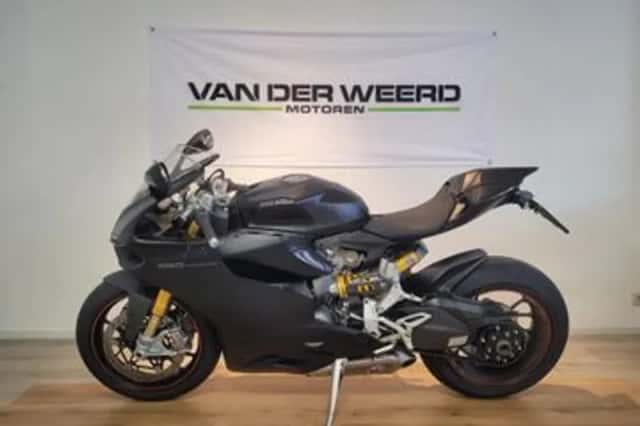 Ducati Panigale 1199 S (2015) thumbnail 2