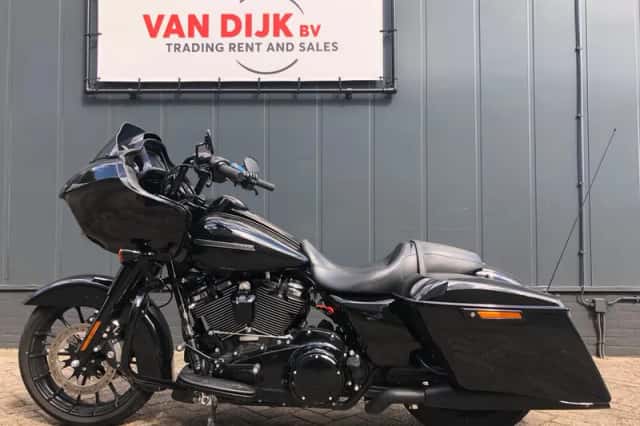 Harley-Davidson Road Glide 107 (2018) thumbnail 1