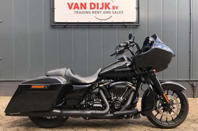 Harley-Davidson Road Glide 107 (2018) thumbnail 2