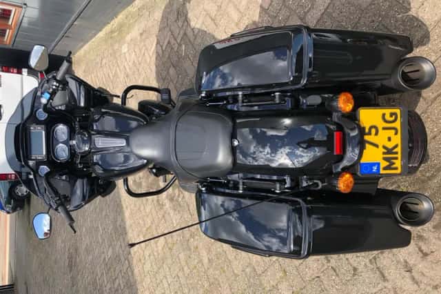 Harley-Davidson Road Glide 107 (2018) thumbnail 3