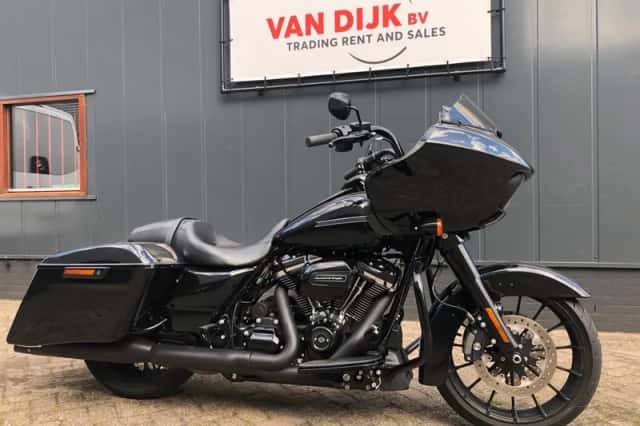 Harley-Davidson Road Glide 107 (2018) thumbnail 5