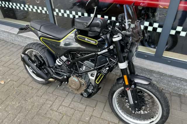 Husqvarna Svartpilen 401 (2019) thumbnail 2