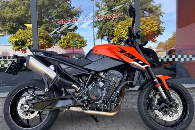 KTM 790 Duke (2026) thumbnail 1