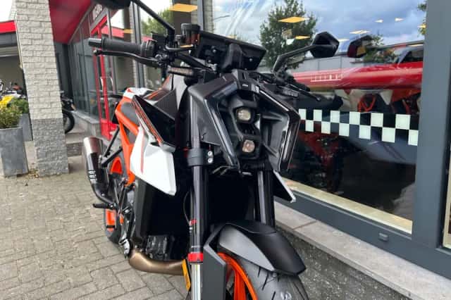 KTM 990 Duke (2026) thumbnail 5