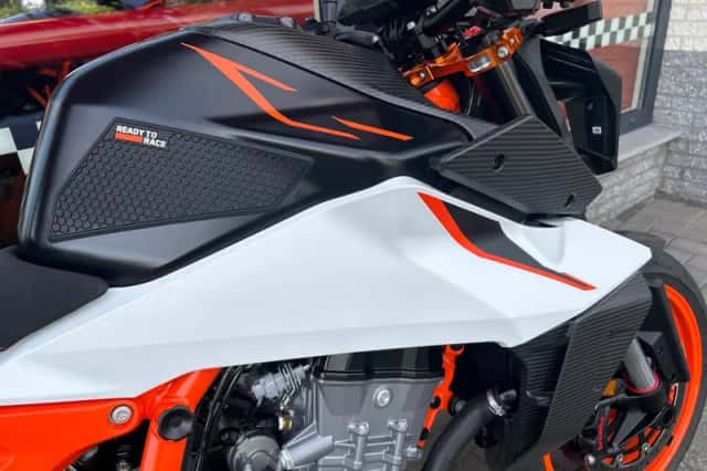 KTM 990 Duke R (2026) thumbnail 6