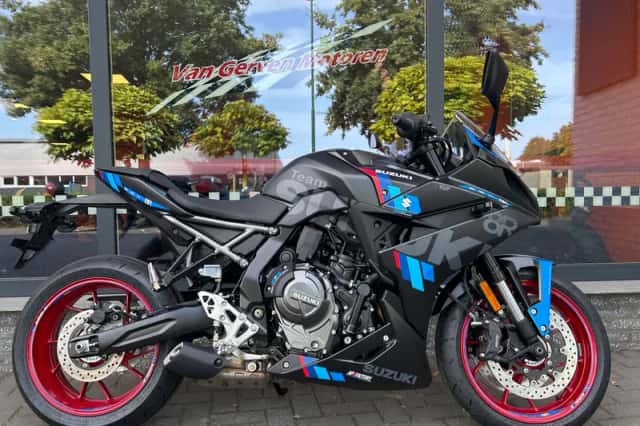 Suzuki GSX-8R (2026) thumbnail 1