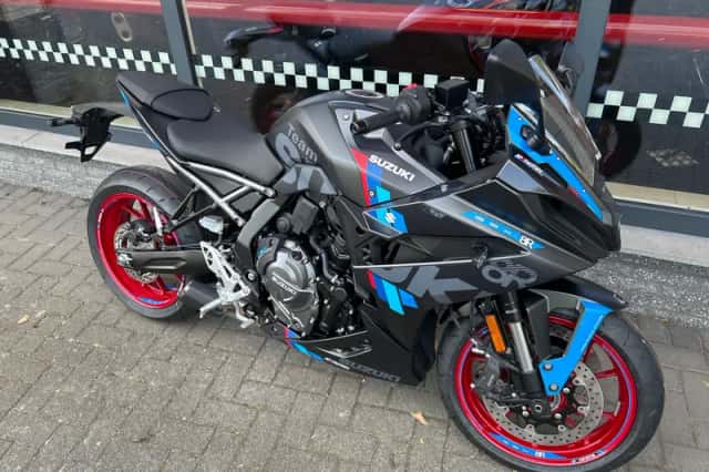 Suzuki GSX-8R (2026) thumbnail 2