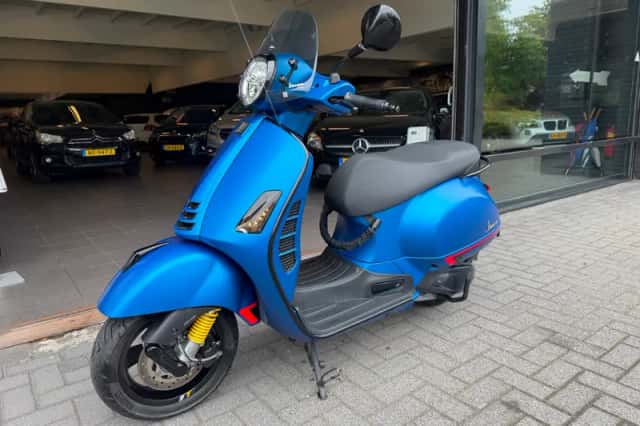 Vespa GTS 300 Super (2020) thumbnail 1