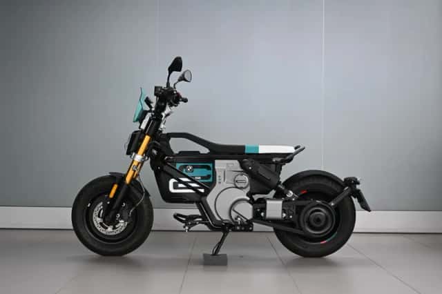 BMW CE 02 (2025) thumbnail 2
