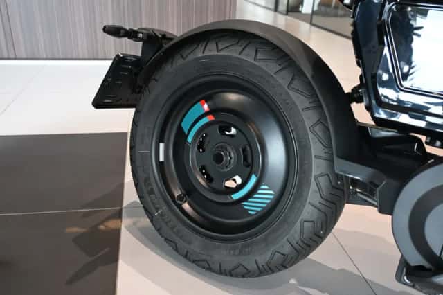 BMW CE 02 (2025) thumbnail 6