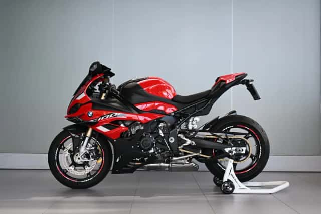 BMW S 1000 RR (2023) thumbnail 2