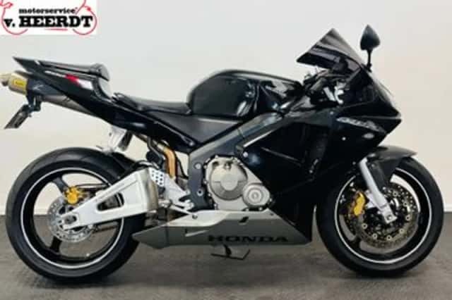 Honda CBR600RR (2003) thumbnail 3