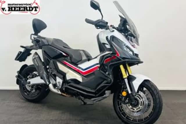 Honda X ADV (2017) thumbnail 1