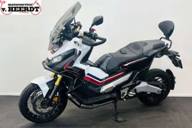 Honda X ADV (2017) thumbnail 2