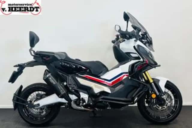 Honda X ADV (2017) thumbnail 3