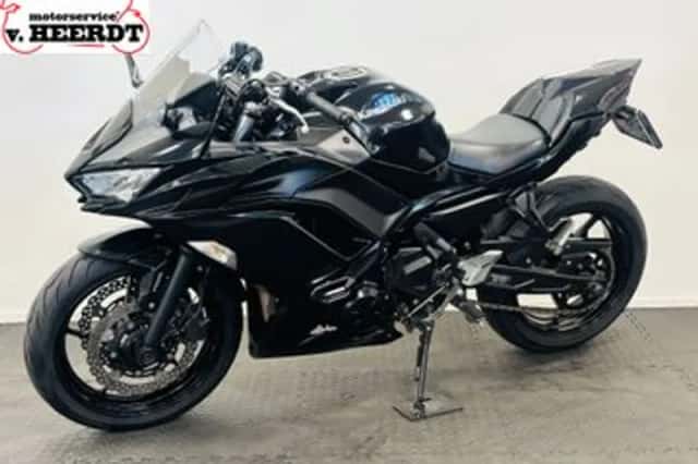 Kawasaki Ninja 650 (2021) thumbnail 2