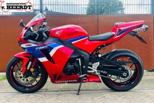 Honda CBR600RR (2024) thumbnail 4