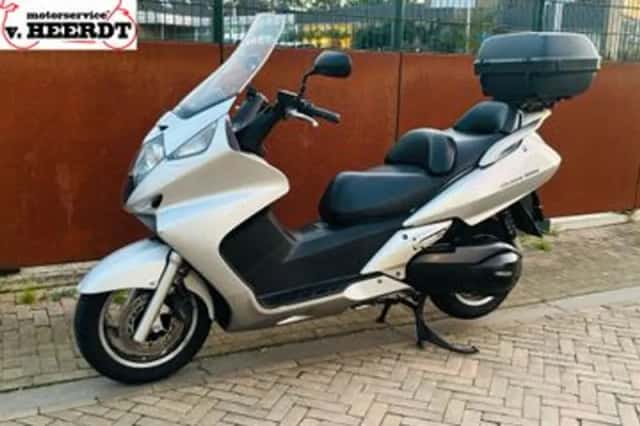 Honda FJS600 Silver Wing (2001) thumbnail 5